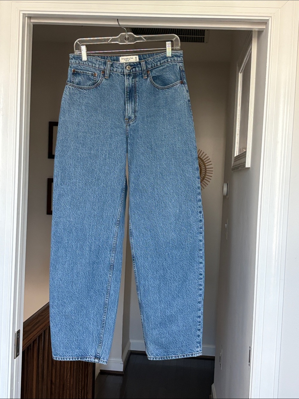 Abercrombie The High Rise Taper Jean, 28 R - Picture 2 of 14
